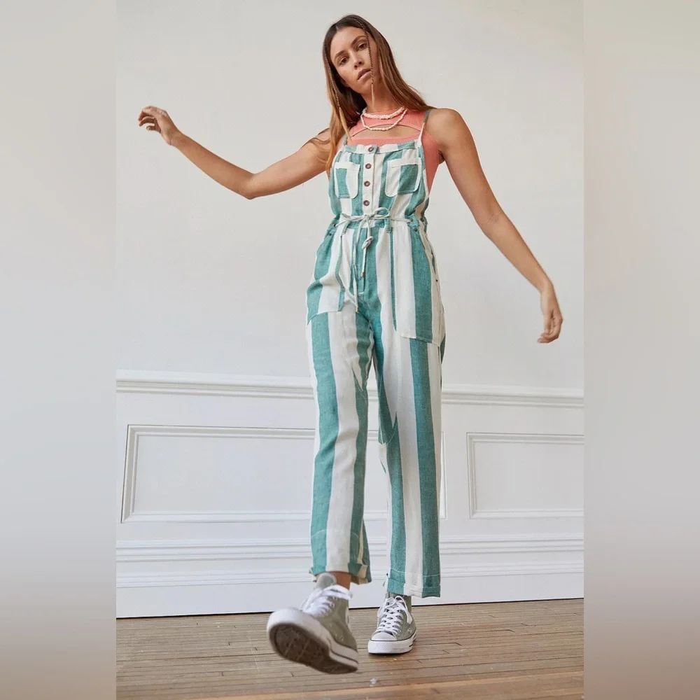NWOT Green and White UO Bailey Linen Overalls Size XS